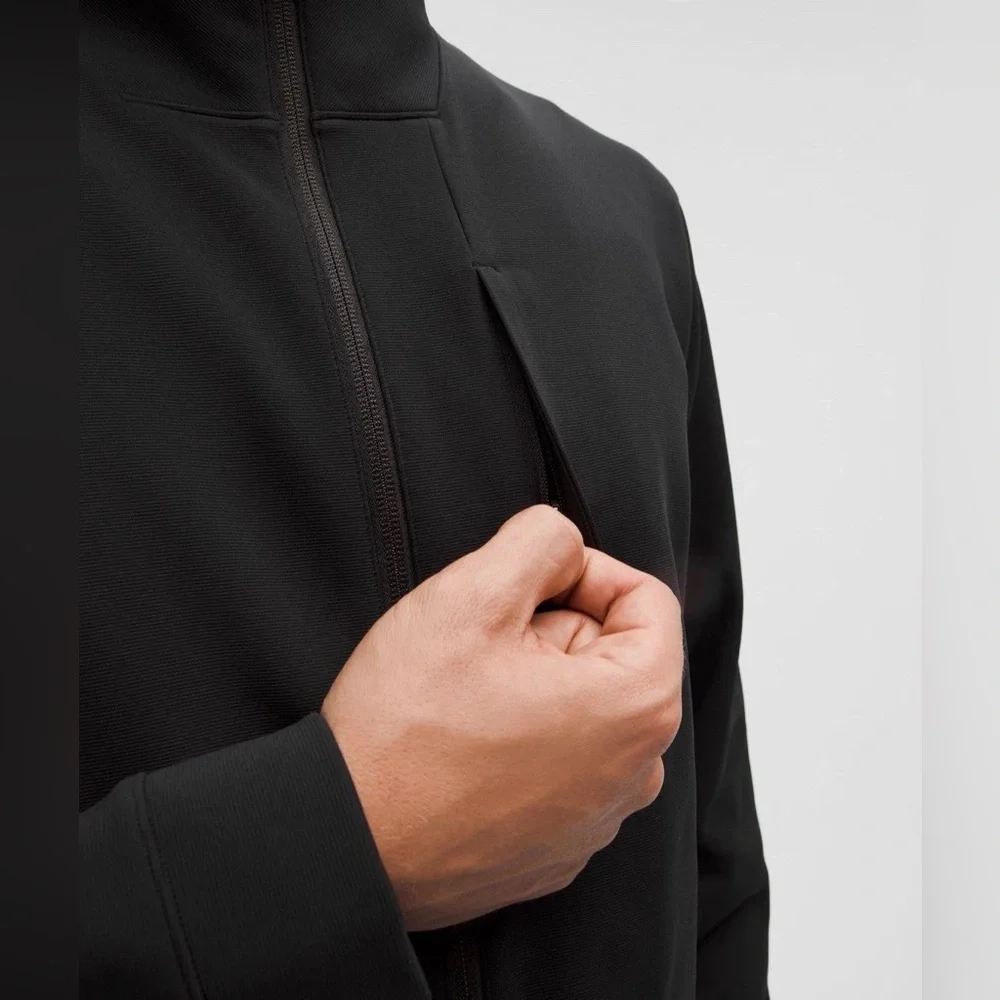 Lululemon Men’s “Sojourn” Jacket (L) *NEW FOR FALL/WINTER*